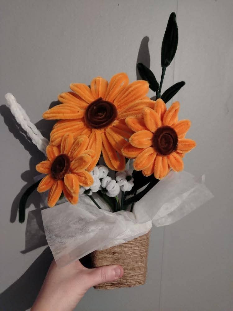 Sunflower Posy in Jute Pot